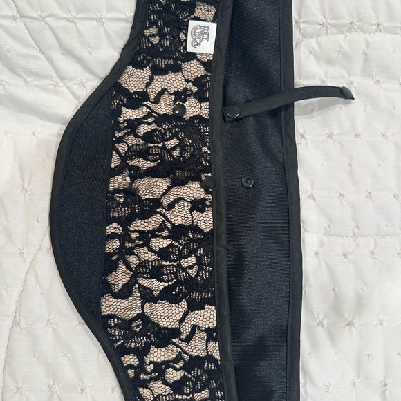 Woman’s FancyPants Belly band holster. - Picture 3 of 10